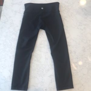 Lululemonwonder under capris